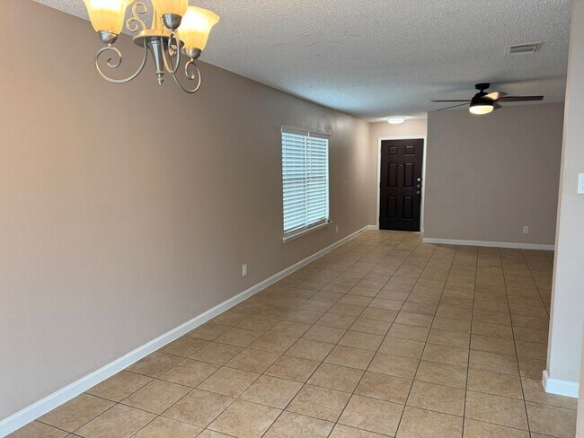 Building Photo - 6807 Flatstone Pass