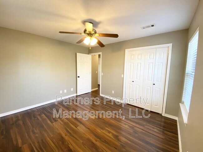 Building Photo - 831 N 54th Ave