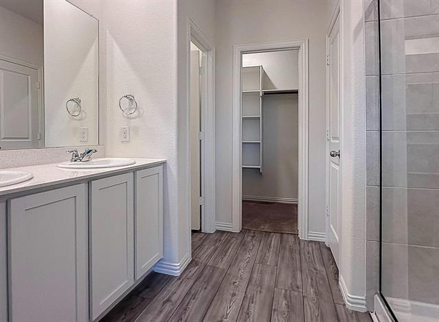 Building Photo - 309 Hackberry St