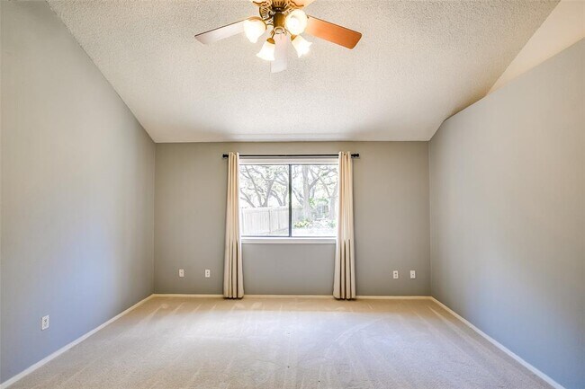 Building Photo - 11920 Meadowfire Dr