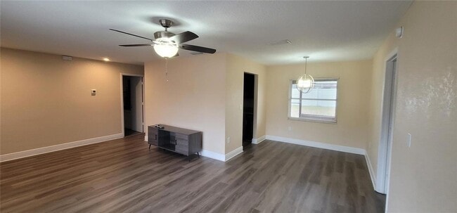 Building Photo - 450 Cart Ct