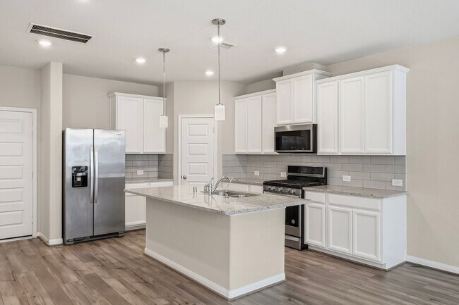 Building Photo - 1516 Lakeline Oak Dr