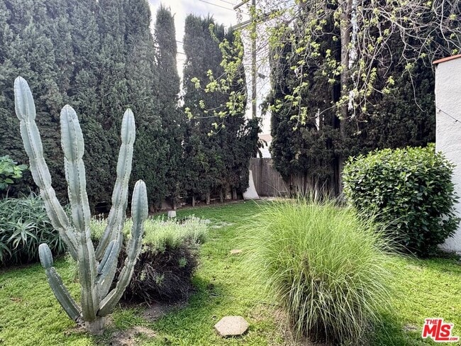 Building Photo - 3564 Dover St