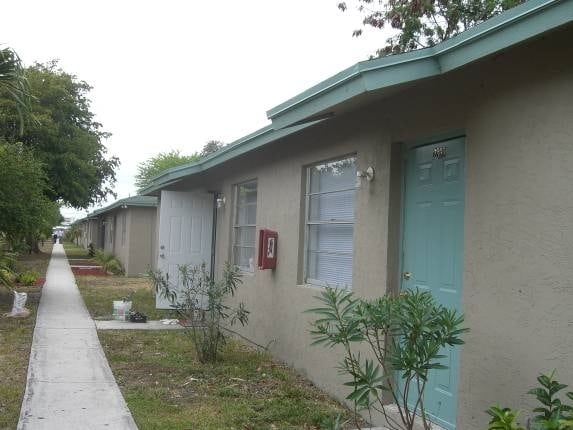Primary Photo - 2309 Lake Worth Rd