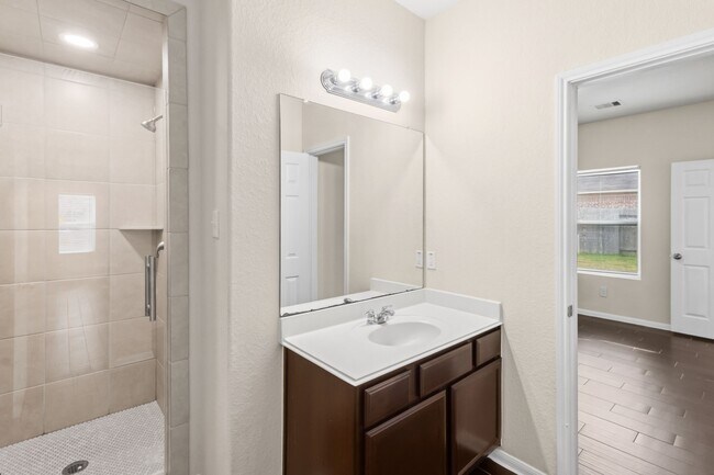 Building Photo - 18715 Windy Stone Dr