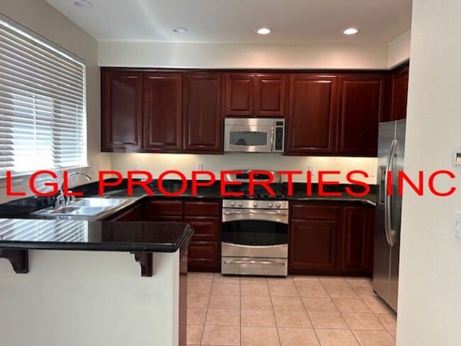 Building Photo - 2826 Maybrook Dr