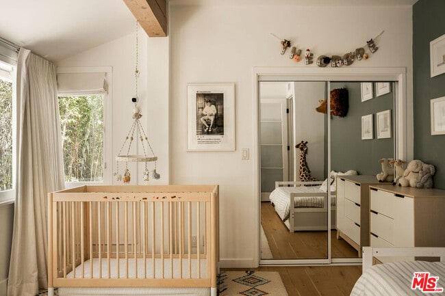 Building Photo - 2410 Nichols Canyon Rd