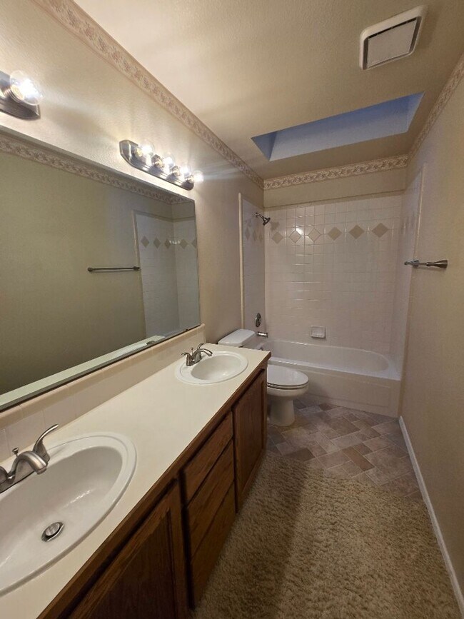 Building Photo - Nice Meridian Home