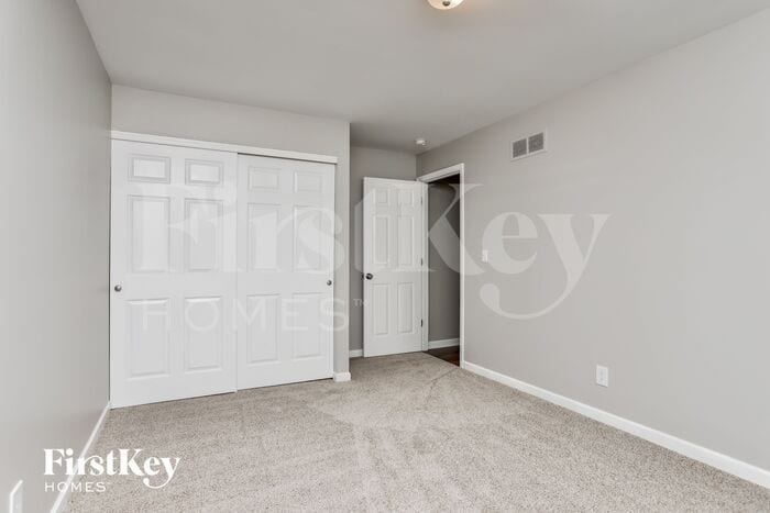 Building Photo - 15520 Golden Ridge Ct