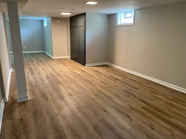 Building Photo - 1066 Northview Dr