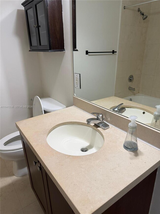 Building Photo - 2740 SW 28th Terrace