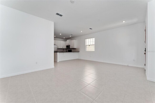 Building Photo - 9839 Walkway Dr