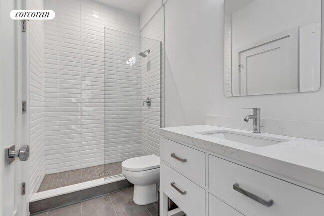 Building Photo - 24 Hedges Ln