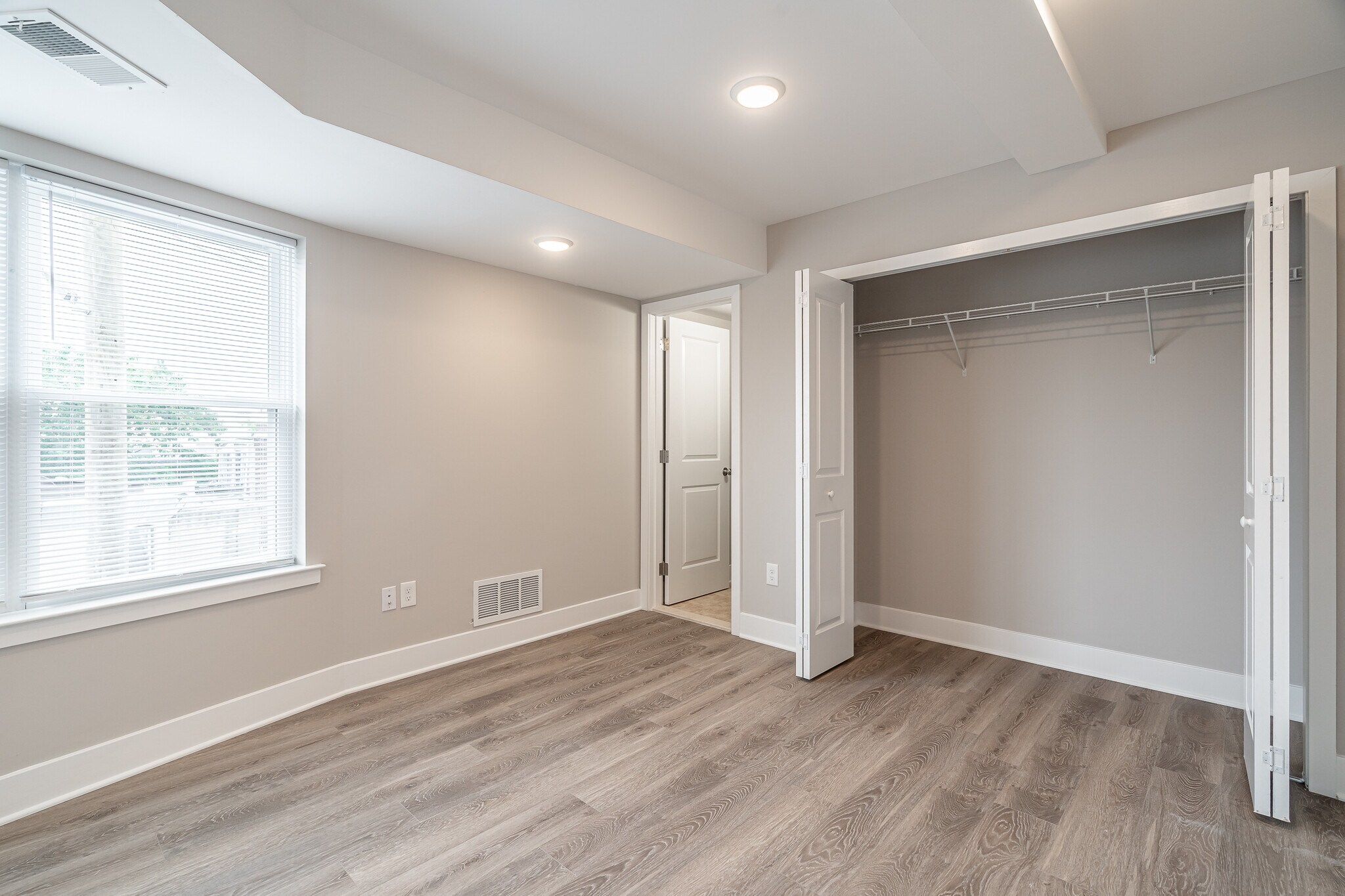 Building Photo - 421 N 39th St