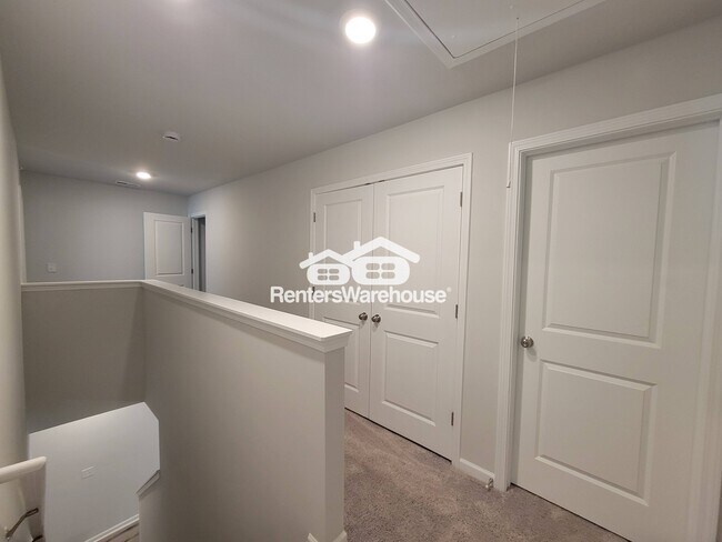 Building Photo - 11677 Mendenhall Ct