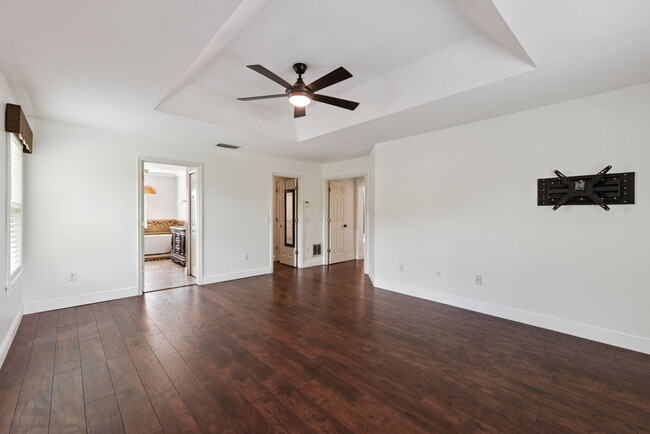 Building Photo - 4920 Hook Hollow Cir