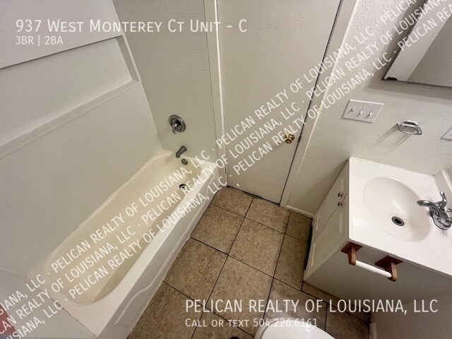 Building Photo - 937 Monterey Ct W