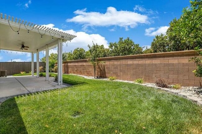 Building Photo - 1141 Vista Verde Dr