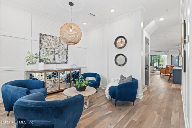 Building Photo - 192 Pk Ctr Ave