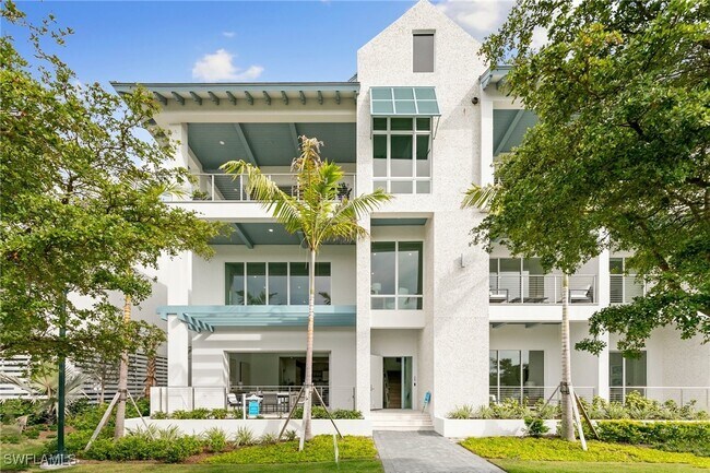 Building Photo - 201 8th St S