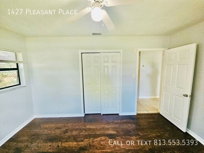 Building Photo - 1427 Pleasant Pl
