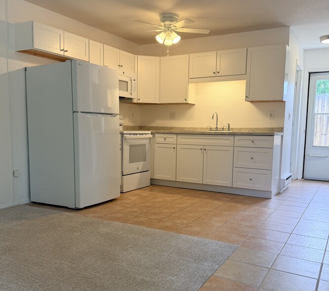 Kitchen - 2525 W Vermijo Ave