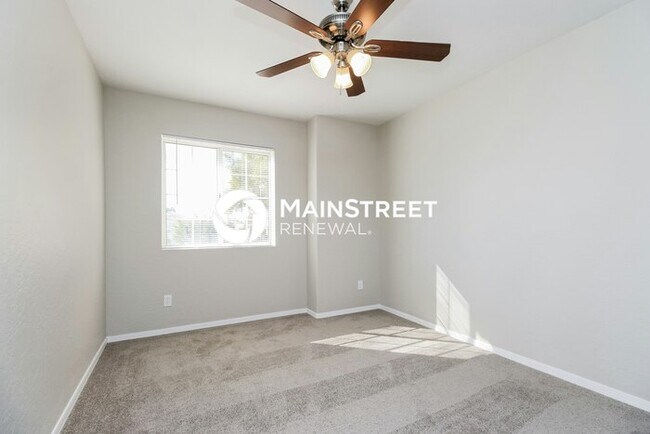 Building Photo - 3 Bedroom Pet-Friendly Home in GILBERT, AZ...