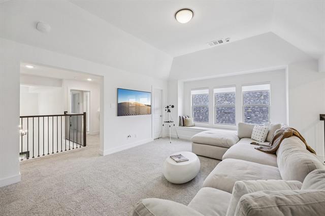 Building Photo - 3870 Verona St