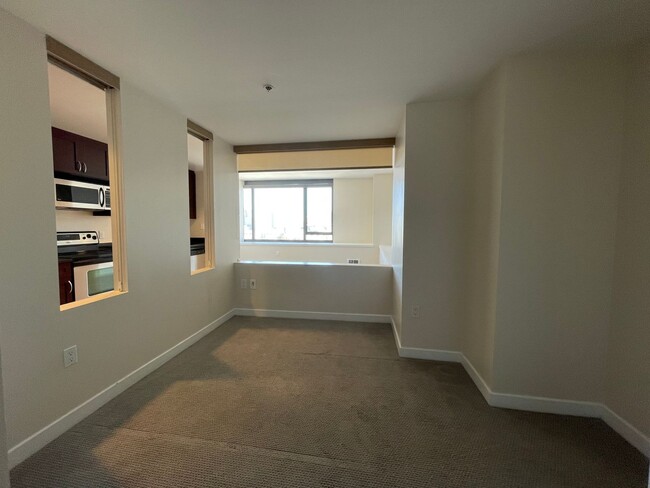 Primary Photo - Wonderful Jr 1 bedroom 1 bath at The Beaco...