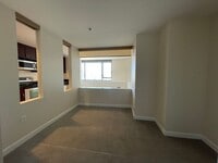Building Photo - Wonderful Jr 1 bedroom 1 bath at The Beaco...