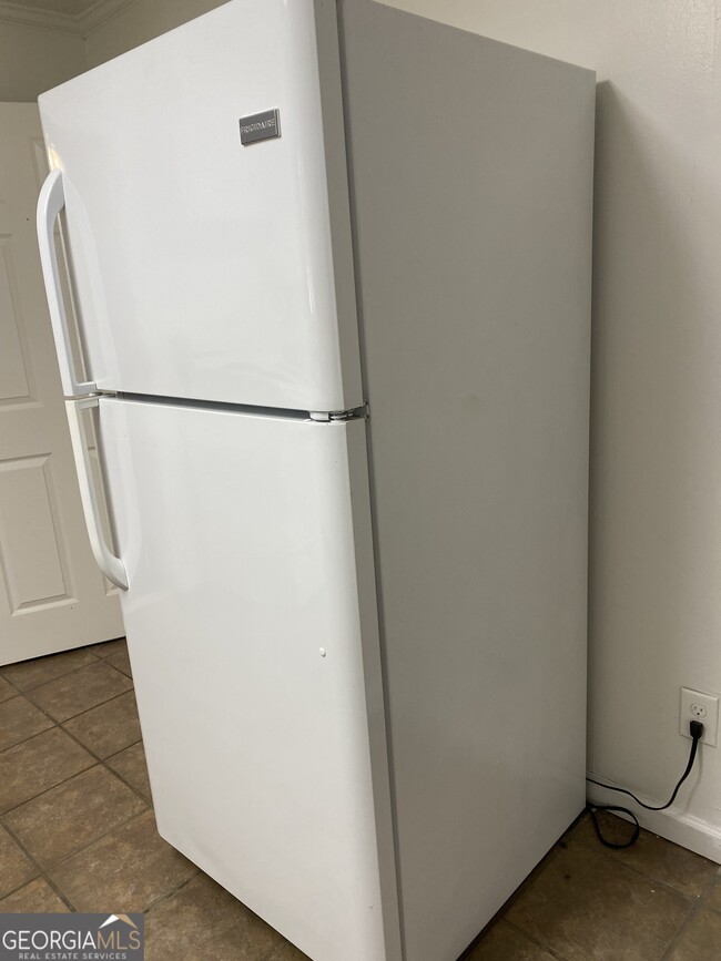 Building Photo - 164 Glenn Carrie Rd