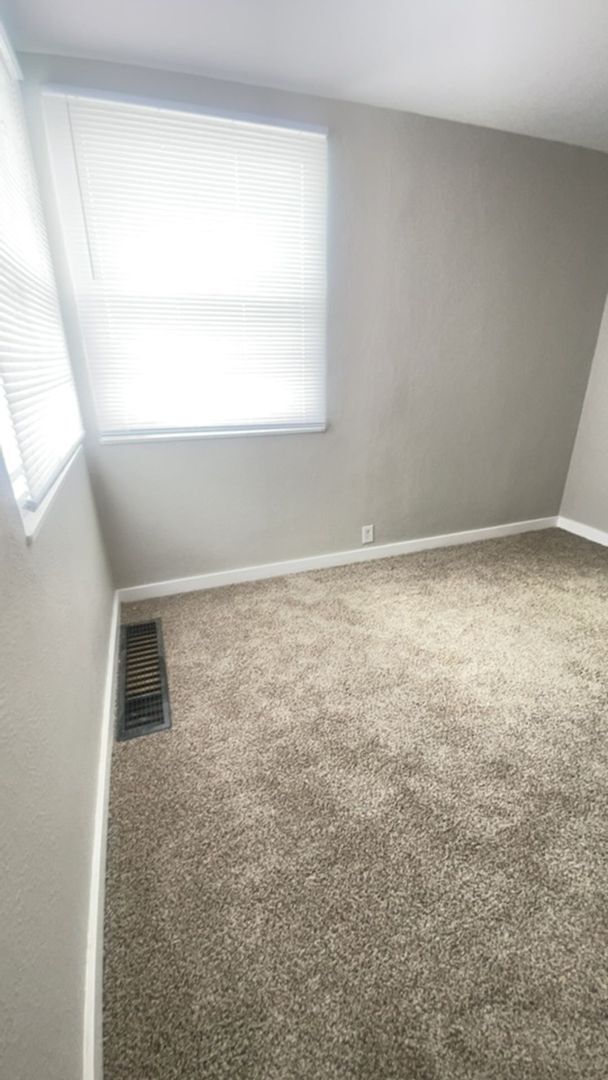 Building Photo - Albany - 2 bed 1 bath AVAILABLE NOW!