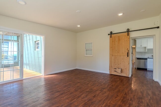 Building Photo - 401 Griffin Ave