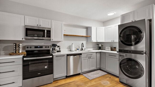 Building Photo - 3590 Water St NW