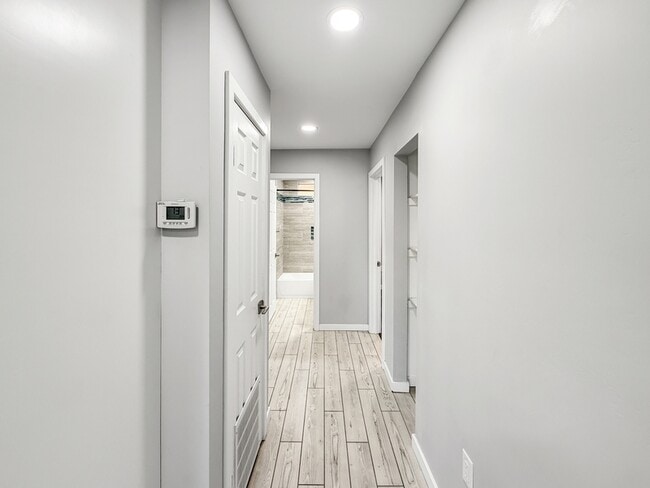 Building Photo - 6123 Horton Dr