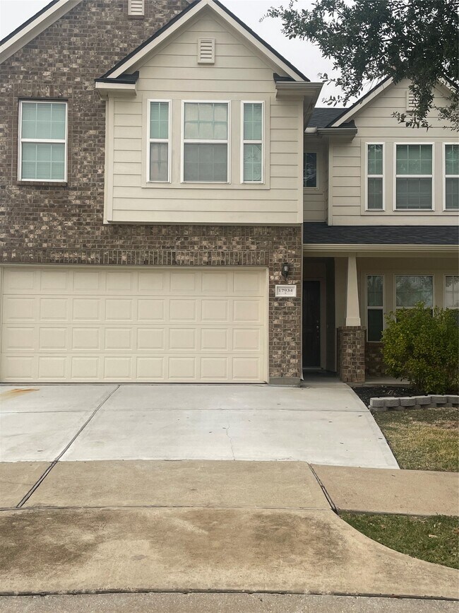 Building Photo - 17934 Royal Gate Ln