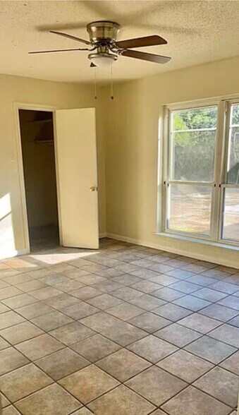 Master bedroom 3 - 705 Vouray Dr