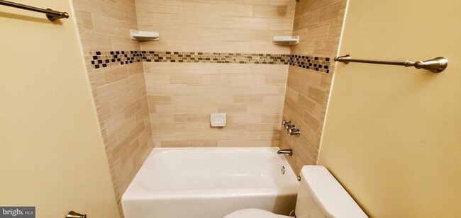 Building Photo - 1011 Arlington Blvd