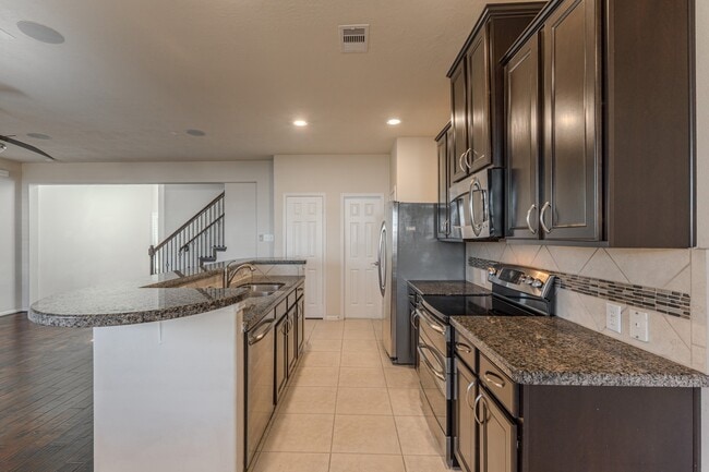 Building Photo - 14310 Silver Hollow Ln