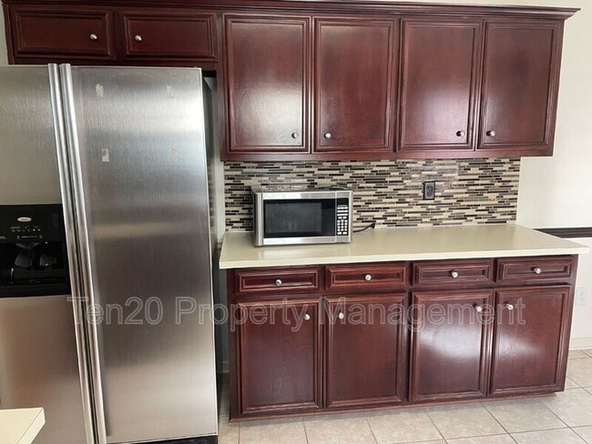 Building Photo - 5715 Boby Dr