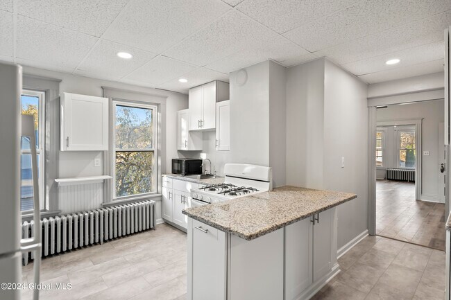Building Photo - 776 Pawling Ave