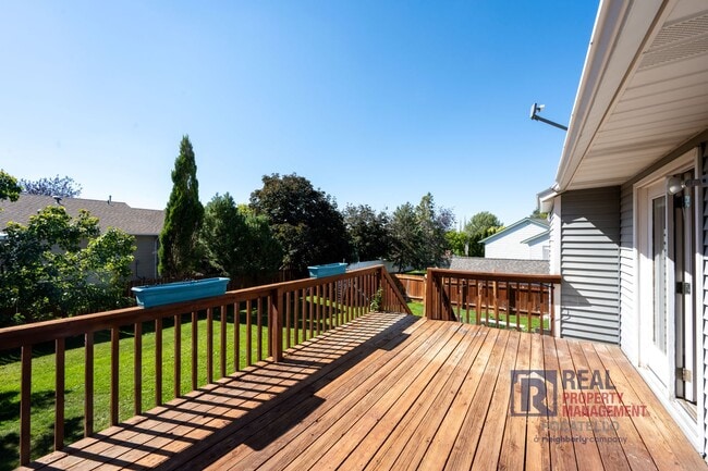Building Photo - Beautiful 4 Bedroom Single Family Home For...