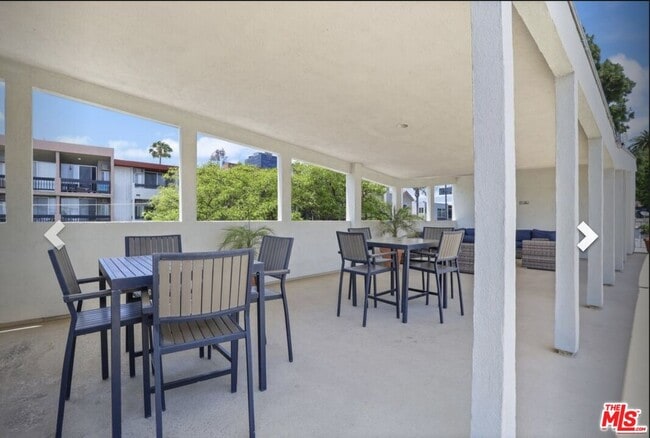 Building Photo - 960 Larrabee St