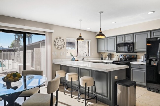 Building Photo - 7339 E Northland Dr