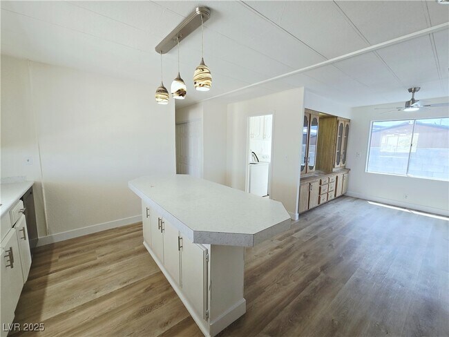 Building Photo - 220 Hopi Ln
