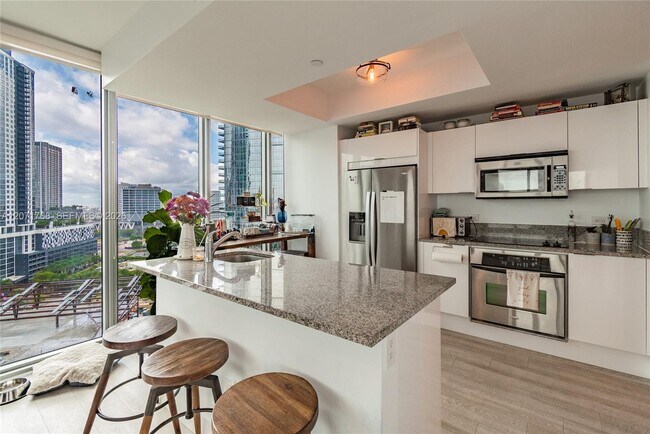 Building Photo - 888 Biscayne Blvd
