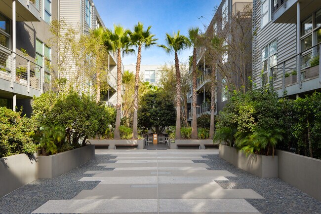 Building Photo - 4080 Glencoe Ave