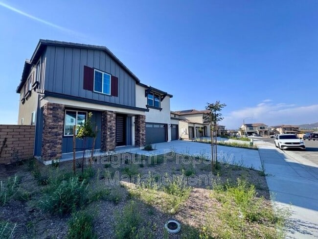Building Photo - 30769 Vly Hts Dr