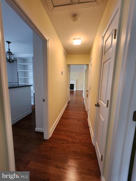 Building Photo - 2622 Boxwood Dr