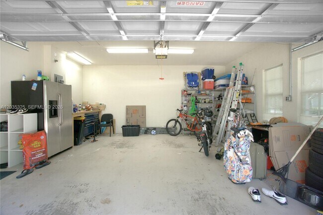 Building Photo - 230 Porgee Rock Pl
